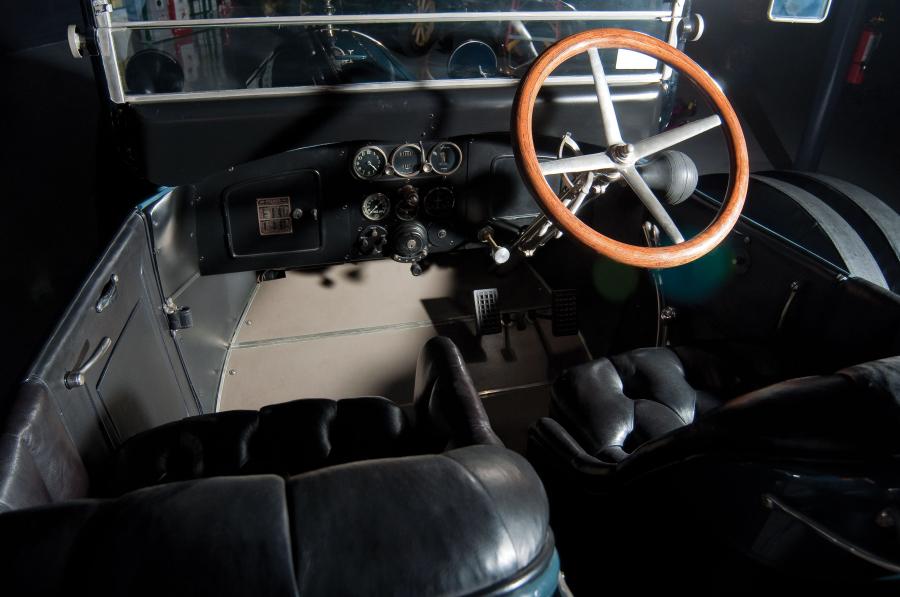  Pierce-Arrow Model 66 Touring 1917 года  (фото 6 из 11)